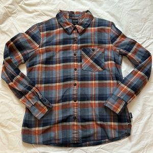 Patagonia checkered shirt, size 4